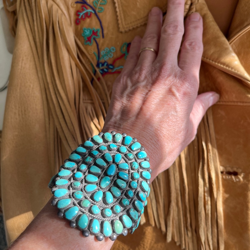 Rare Turquoise Oval Cuff Bracelet -  73 Blue Green Stones - Picture 3 of 17